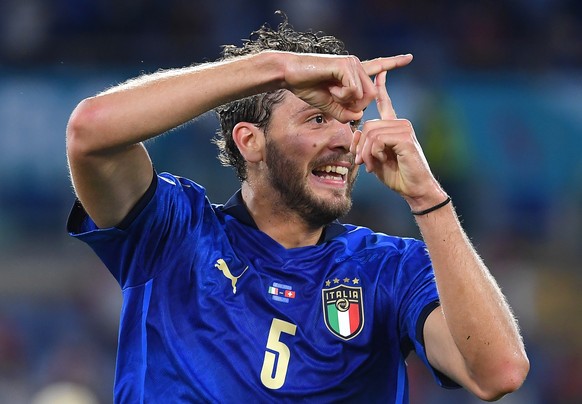 epaselect epa09277905 Manuel Locatelli of Italy celebrates after scoring the 1-0 lead during the UEFA EURO 2020 group A preliminary round soccer match between Italy and Switzerland in Rome, Italy, 16  ...