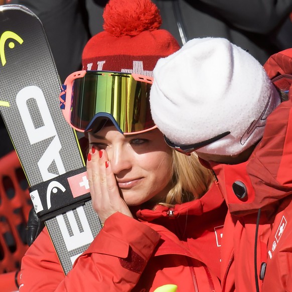 epa06534984 Lara Gut (L) of Switzerland reacts next to her father and coach, Pauli Gut, during the Women&#039;s Super-G race at the Jeongseon Alpine Centre during the PyeongChang 2018 Olympic Games, S ...