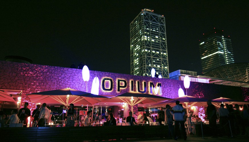 Hier haben die mutmasslichen Täter ihr Opfer getroffen: Die Disco «Opium» am Strand von Barcelona.