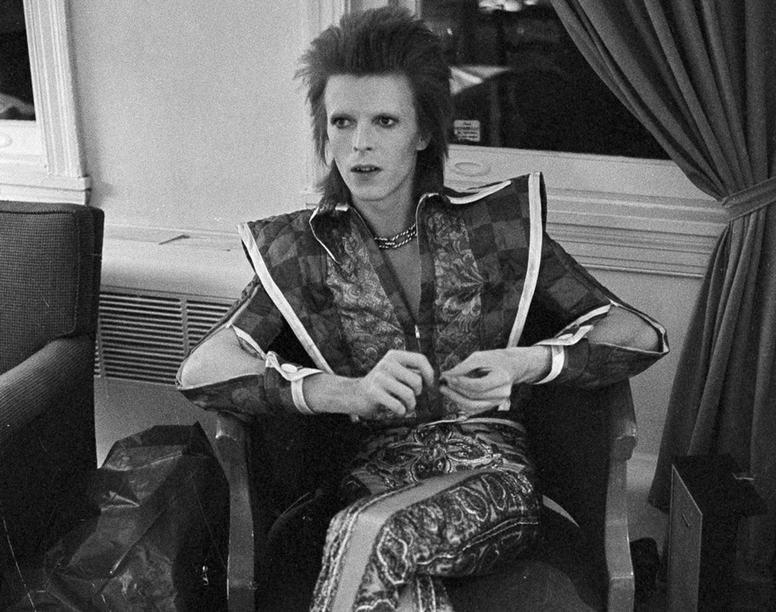 Spiel mit der Identität: David Bowie als Kunstfigur Ziggy Stardust (1972).
