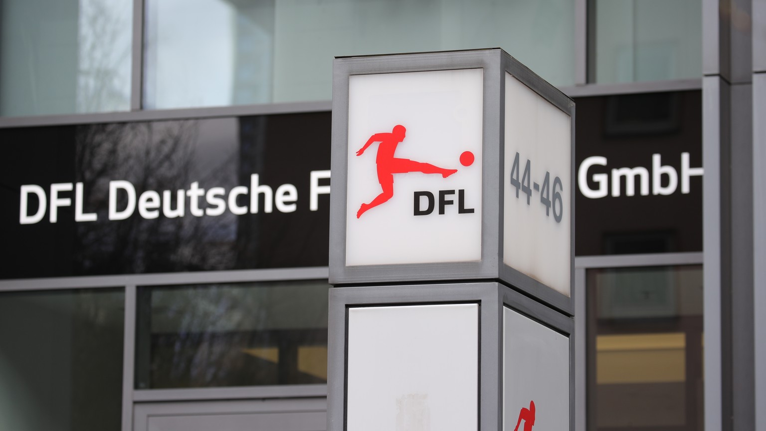 epa08291562 A general view of the entrance of German Football Association DFL (Deutsche Fussbal Liga) in Frankfurt Main, Germany, 13 March 2020. According to reports, German Football Association suspe ...