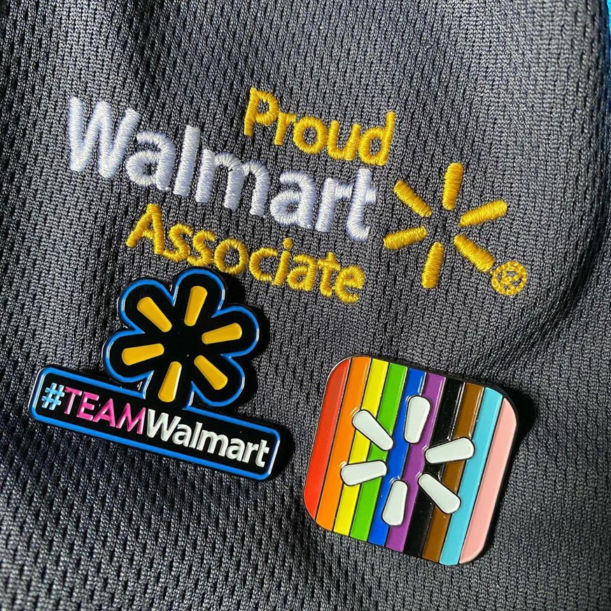 Walmart, der grösste Detailhändler der Welt, zeigt sich LGBTQ-freundlich — und zahlt trotz Milliardengewinnen weiterhin Tiefstlöhne. 
https://twitter.com/Walmart/status/1273283451408445440