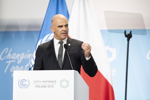 epa07205825 Swiss Federal President Alain Berset speaks during the COP24 United Nations Climate Change Conference in Katowice, Poland, 03 December 2018. EPA/PETER KLAUNZER