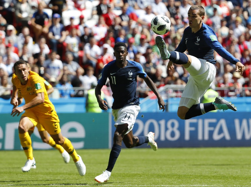 epa06812507 Antoine Griezmann (R) of France in action during the FIFA World Cup 2018 group C preliminary round soccer match between France and Australia in Kazan, Russia, 16 June 2018.

(RESTRICTION ...