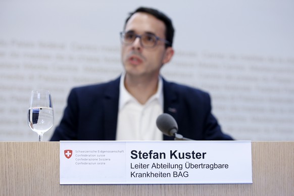 Stefan Kuster, Leiter Abteilung uebertragbare Krankheiten BAG, spricht waehrend einer Medienkonferenz zur Situation des Coronavirus, am Freitag, 29. Mai 2020 in Bern. (KEYSTONE/Peter Klaunzer)
