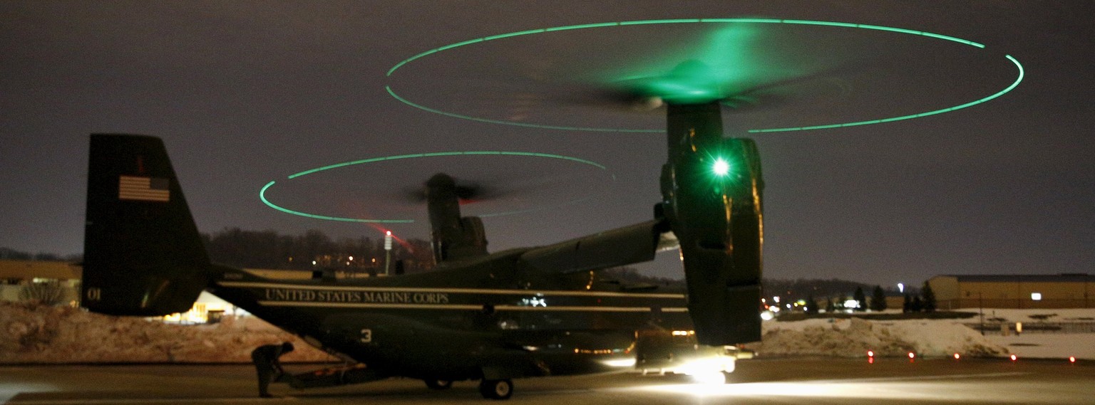 Eine V-22 Osprey auf einem Militärflugplatz in Washington.