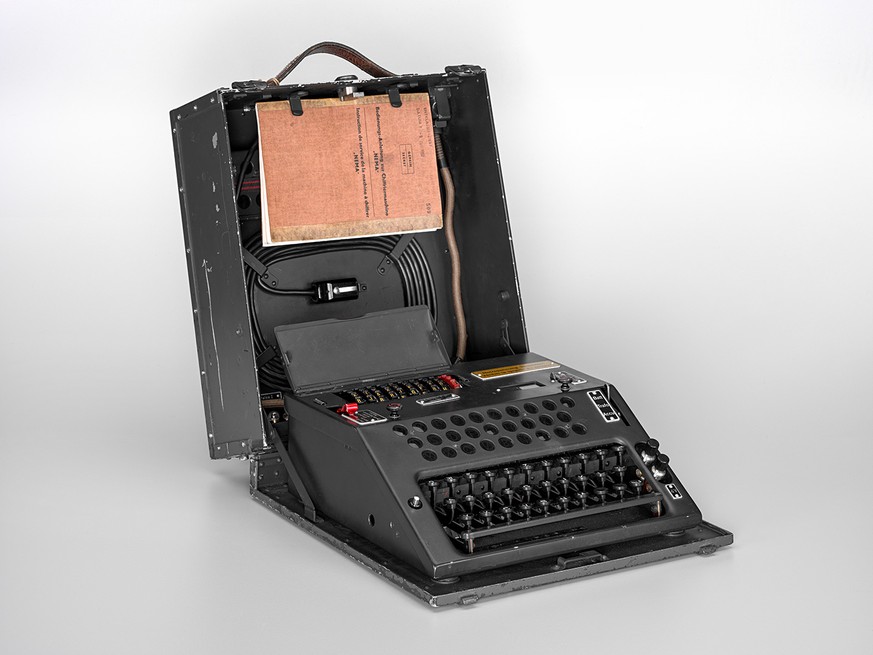 Die Nema – eine Schweizer Eigenentwicklung, die 1947 in Betrieb genommen wurde. Sie hatte deutlich mehr Walzen als die Enigma. Zudem war die Walzen-Fortschaltung unregelmässig. Durch die höhere Anzahl ...