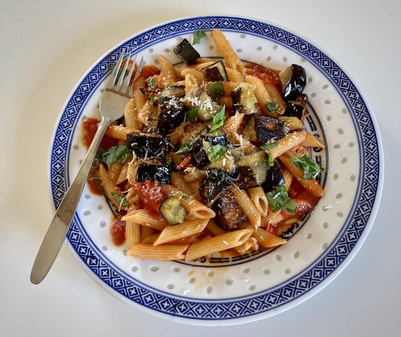 pasta alla norma sizilien sicilia aubergine melanzane food kochen essen italien