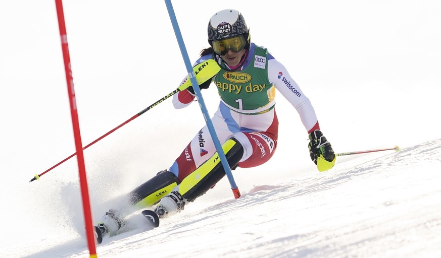Switzerland&#039;s Wendy Holdener speeds down the course during an alpine ski, women&#039;s World Cup slalom in Kranjska Gora, Slovenia, Sunday, Feb. 16, 2020. (AP Photo/Giovanni Auletta)