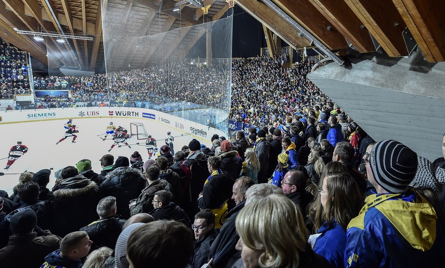 Noch haben die Fans am Spengler Cup kein Spektakel-Hockey gesehen.