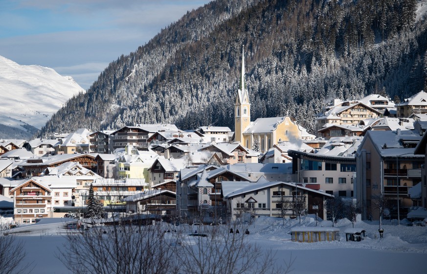 epa07286557 A general view of the village, is captured in Ischgl, Austria, 15 January 2019. Countries in the alps have received heavy snowfalls in the past days and are facing roadblocks and increased ...