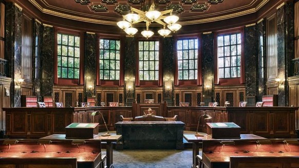 Das Bundesgericht in Lausanne: Es ist die höchste richterliche Behörde der Schweiz. 57 Richter kontrollieren die Rechtsprechung der drei anderen eidgenössischen Gerichte und jene der Kantone.