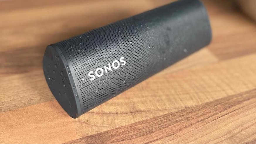 Sonos Roam: Der Smart-Lautsprecher verträgt auch ein Wasserbad.
