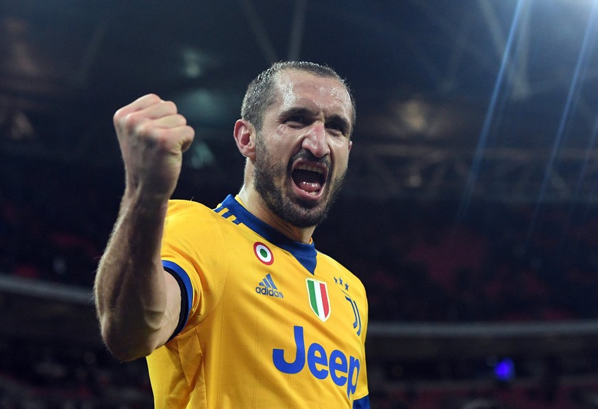 epa06587835 Juventus&#039; Giorgio Chiellini celebrates after their 2-1 victory in the UEFA Champions League game between Tottenham Hotspur and Juventus in Wembley stadium in London, Britain, 07 March ...