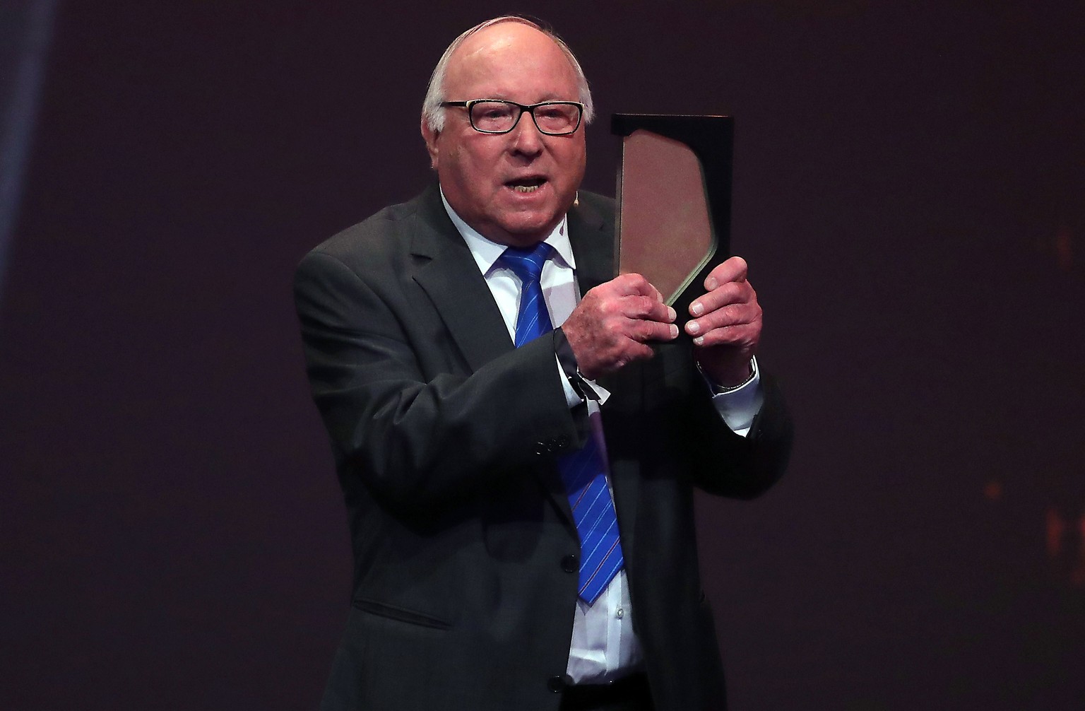 epa07479173 German former soccer player Uwe Seeler is admitted to the &#039;Hall Of Fame&#039; as one of the best striker during the opening gala of the &#039;Hall Of Fame&#039; of German football in  ...