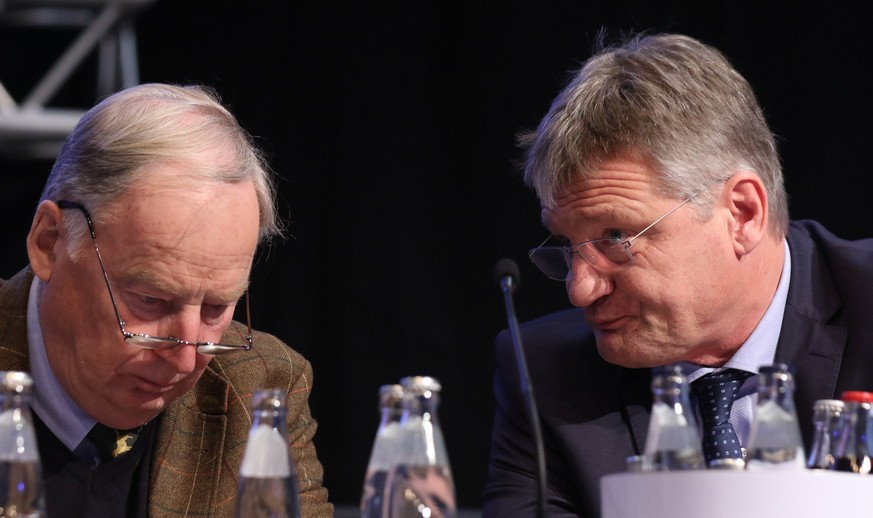 epa06364832 Alexander Gauland (L) and Joerg Meuthen (R), the newly elected joint chairmen of the German right-wing populist &#039;Alternative for Germany&#039; party (&#039;Alternative fuer Deutschlan ...