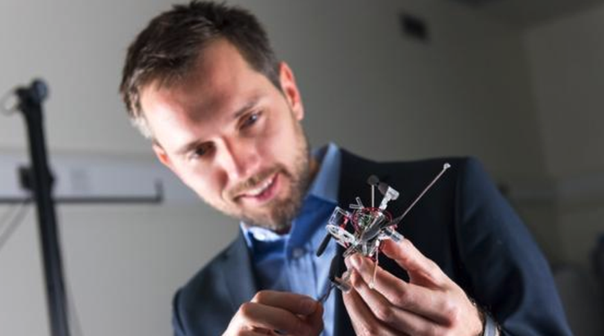 Robotikforscher Mirko Kovac wird den neuen «NEST Aerial Robotics Hub» der Empa in Dübendorf leiten.