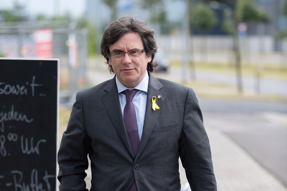 epa06882942 (FILE) - Former Catalan leader Carles Puigdemont arrives for a meeting with Catalan regional president Quim Torra (not pictured) in the HolidayInn in Berlin, Germany, 21 June 2018 (reissue ...