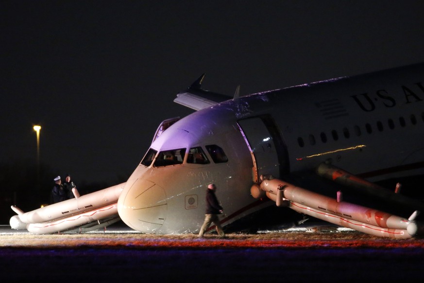 Beim Startversuch zusammengebrochen: Flieger der U.S. Airways in Philadelphia.
