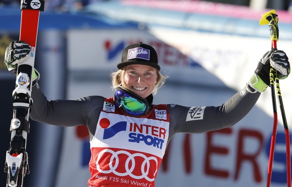 France&#039;s Tessa Worley celebrates after winning an alpine ski, women&#039;s World Cup giant slalom, in Sestriere, Italy, Saturday, Dec. 10, 2016. (AP Photo/Marco Trovati)