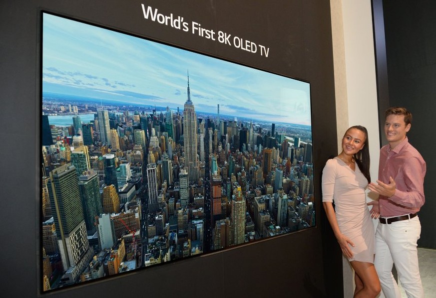 LG hat an der IFA ebenfalls einen 8K-OLED-TV gezeigt (Foto), konnte aber nicht sagen, wann er in die Läden kommt.