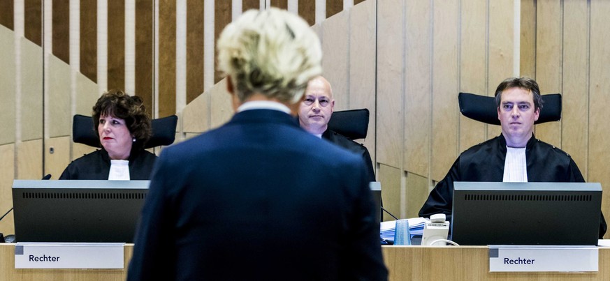 epa05644048 Geert Wilders (C, front) of the Freedom Party speaks in the court of Schiphol, the Netherlands, 23 November 2016, during the last day of the trial against the right-wing politician. Wilder ...