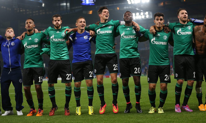 Schalke entführt einen Punkt aus London. Barnetta und seine Kumpels feiern das Unentschieden gegen London wie einen Sieg.