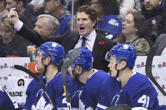Toronto Maple Leafs coach Mike Babcock reacts as his team plays the Vegas Golden Knights during the third period of an NHL hockey game Thursday, Nov. 7, 2019, in Toronto. (Nathan Denette/The Canadian  ...