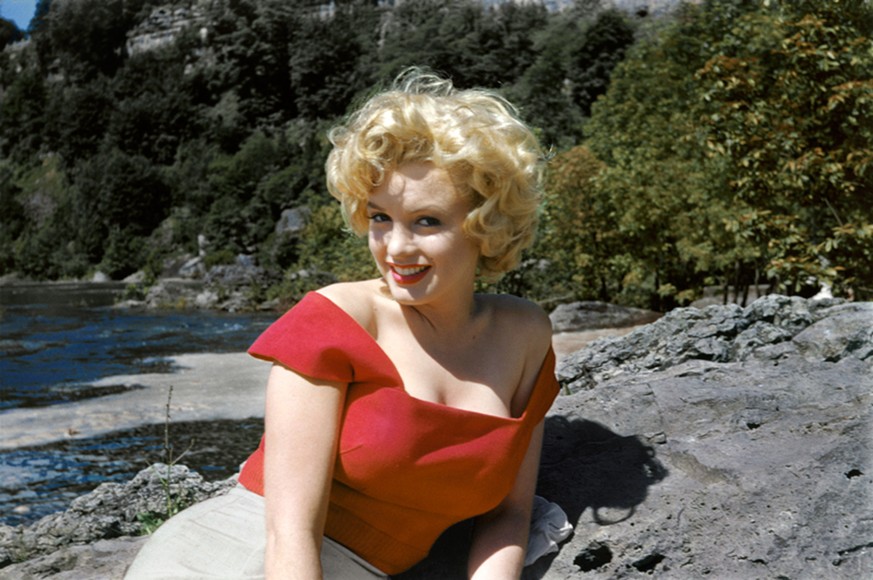 *MANDATORY BYLINE* PIC BY LIMITED RUNS / CATERS NEWS - (PICTURED: Marilyn Monroe during filming of the movie Niagara, in upstate New York. Pic by Allan Snyder) - A collection of never-before-seen imag ...