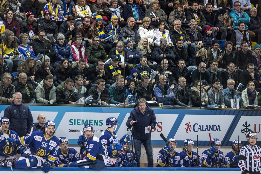 Davos&#039; head coach Harijs Witolinsch during the game between HC Davos and Team Canada, at the 92th Spengler Cup ice hockey tournament in Davos, Switzerland, Wednesday, December 26, 2018. (KEYSTONE ...