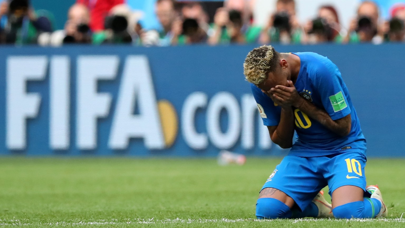 epa06830743 Neymar of Brazil reacts after winning the FIFA World Cup 2018 group E preliminary round soccer match between Brazil and Costa Rica in St.Petersburg, Russia, 22 June 2018.

(RESTRICTIONS  ...