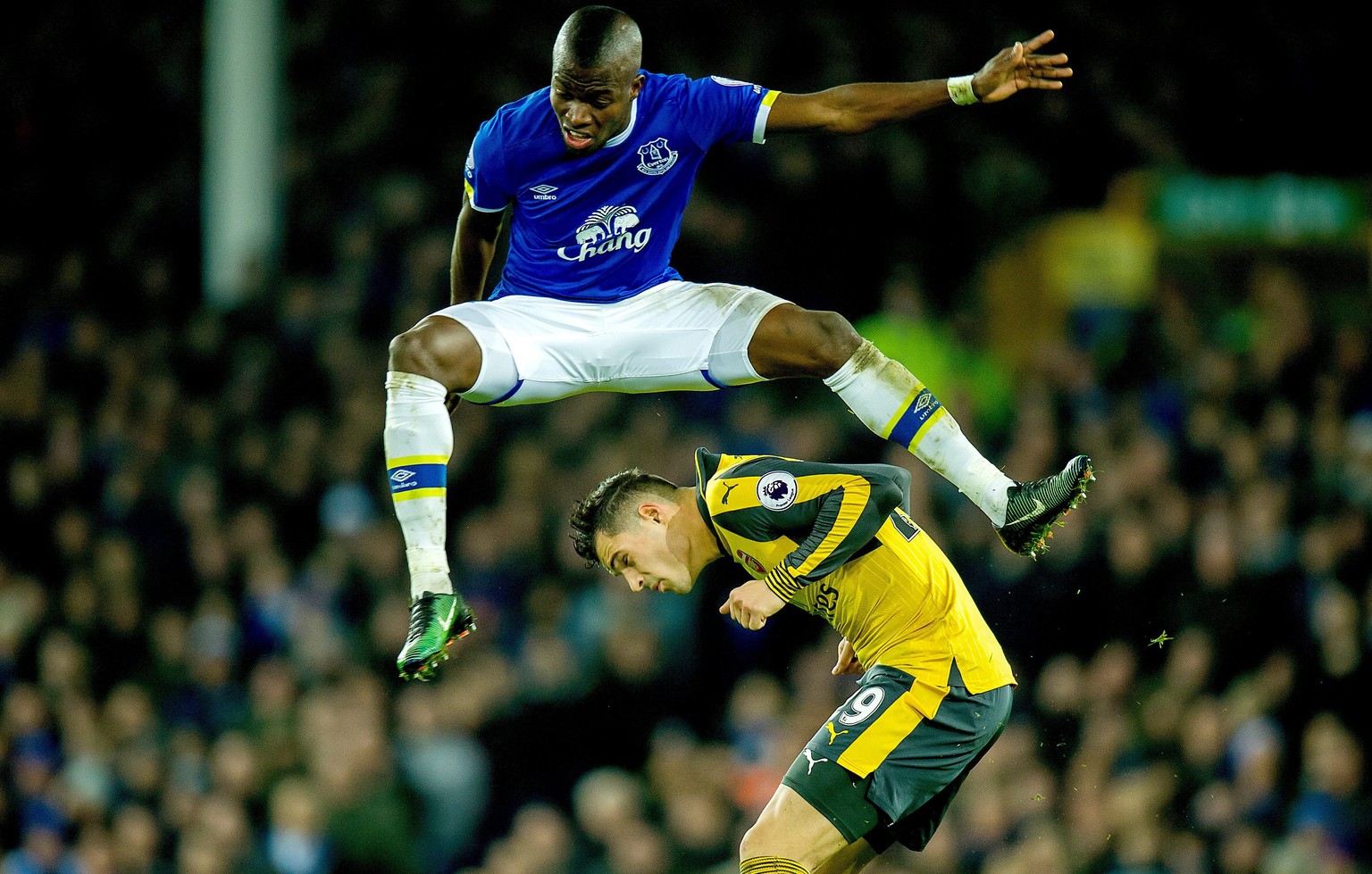 epa05674505 Everton’s Idrissa Gueye (L) in action with Arsenal&#039;s Granit Xhaka (R) during the English Premier League soccer match between Everton and Arenal held at Goodison Park, Liverpool, Brita ...