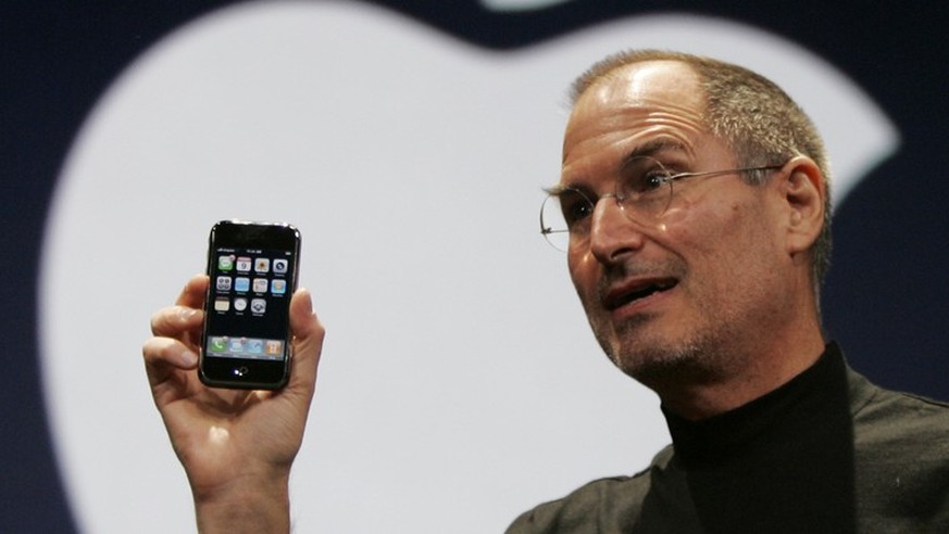 Revolutionäres iPhone
Apple läutet mit dem iPhone die Ära der Smartphones ein.