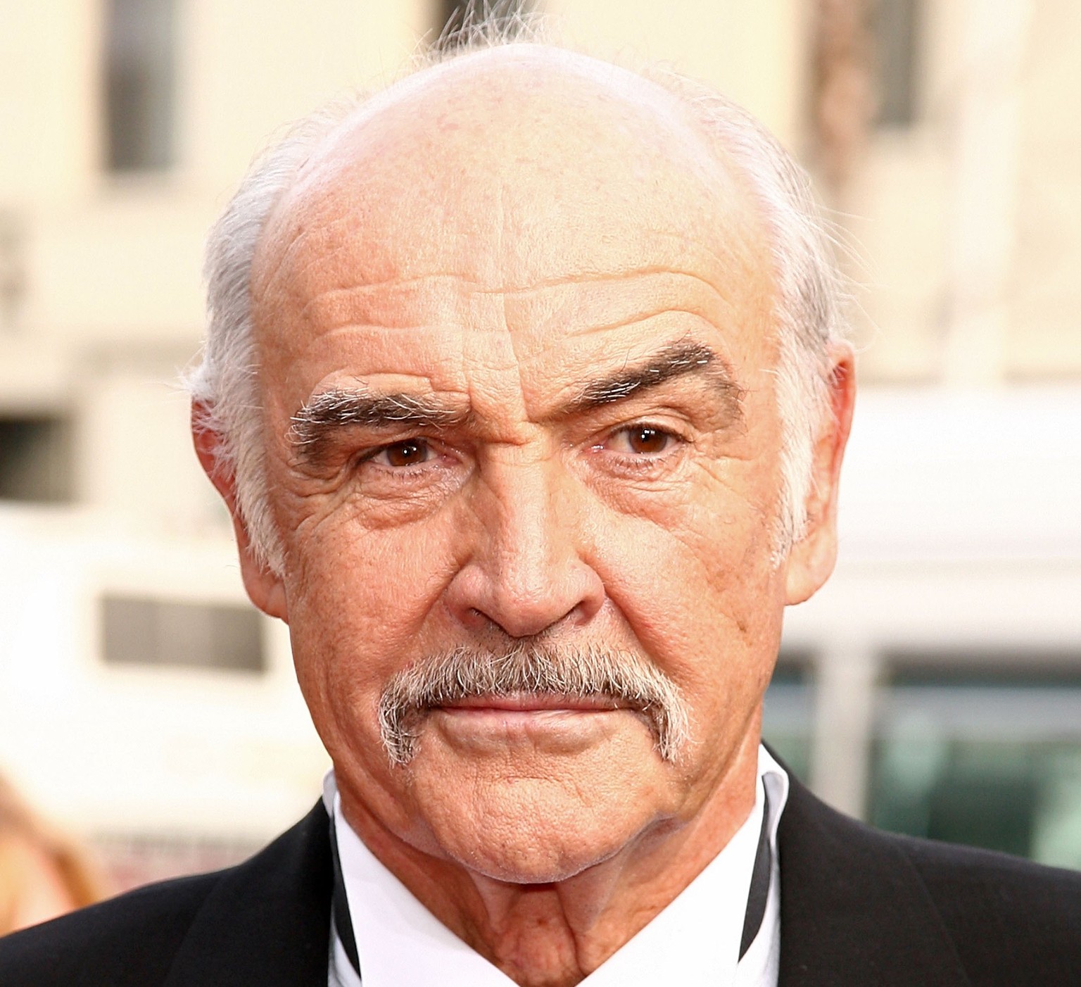 HOLLYWOOD - JUNE 08: Actor Sean Connery arrives at the 34th AFI Life Achievement Award tribute to Sir Sean Connery held at the Kodak Theatre on June 8, 2006 in Hollywood, California. (Photo by Kevin W ...