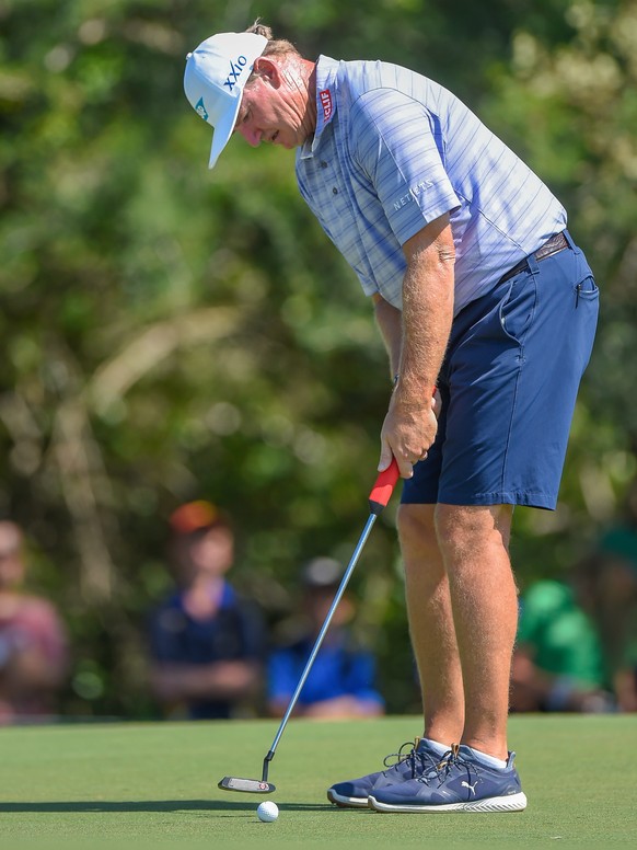epa08030932 South Africa&#039;s Ernie Els in action on the first day of the Dunhill Golf Championship at the Leopard Creek Golf Course, Nelspruit, South Africa, 28 November 2019. EPA/CHRISTIAAN KOTZE