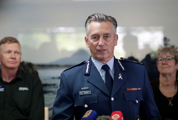 epa08067286 New Zealand Police Commissioner Mike Bush speaks at a media conference following a recovery operation to retrieve the remaining bodies on White Island following its eruption on Monday, in  ...