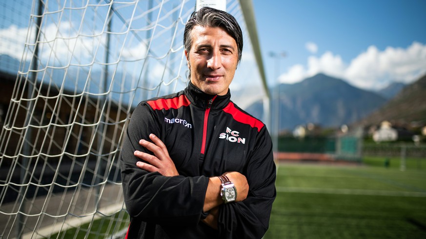 Murat Yakin, nouvel entraineur du FC Sion, lors de son premier entrainement de l&#039;equipe ce mardi 18 septembre 2018 a Fully. Le FC Sion annonce la nomination de l’entraineur Murat Yakin (44 ans) a ...