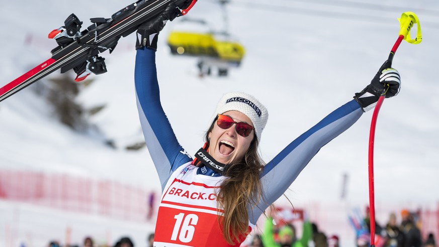 epa08070441 Sofia Goggia of Italy celebrates in the finish area after winning the Women&#039;s Super-G race at the FIS Alpine Ski World Cup in St. Moritz, Switzerland, 14 December 2019. EPA/JEAN-CHRIS ...