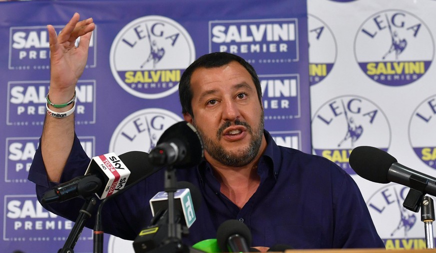 epa06711192 Federal Secretary of Lega party, Matteo Salvini holds a press conference in Milan, Italy, 04 May 2018. EPA/DANIEL DAL ZENNARO