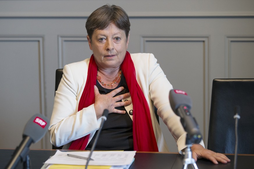 Margret Kiener Nellen, SP, aeussert sich an einer Pressekonferenz zu ihrer Steuersituation am Freitag, 7. November 2014, in Bern. (KEYSTONE/Peter Klaunzer)