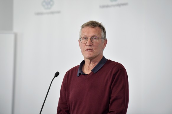 epa08389005 State epidemiologist Anders Tegnell of the Public Health Agency of Sweden talks during a daily news conference on the coronavirus and COVID-19 pandemic, in Stockholm, Sweden, 28 April 2020 ...