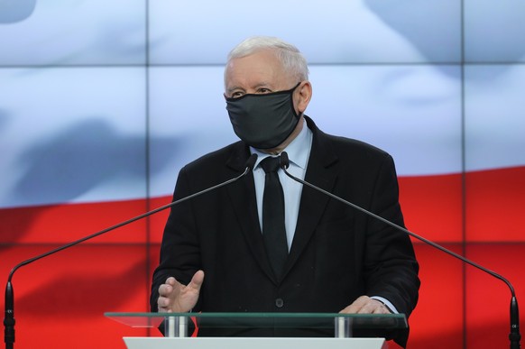 epa09328520 Leader of the Polish Law and Justice (PiS) rulling party Jaroslaw Kaczynski attends a press conference at the Polish parliament building in Warsaw, Poland, 07 July 2021. Poland&#039;s ruli ...