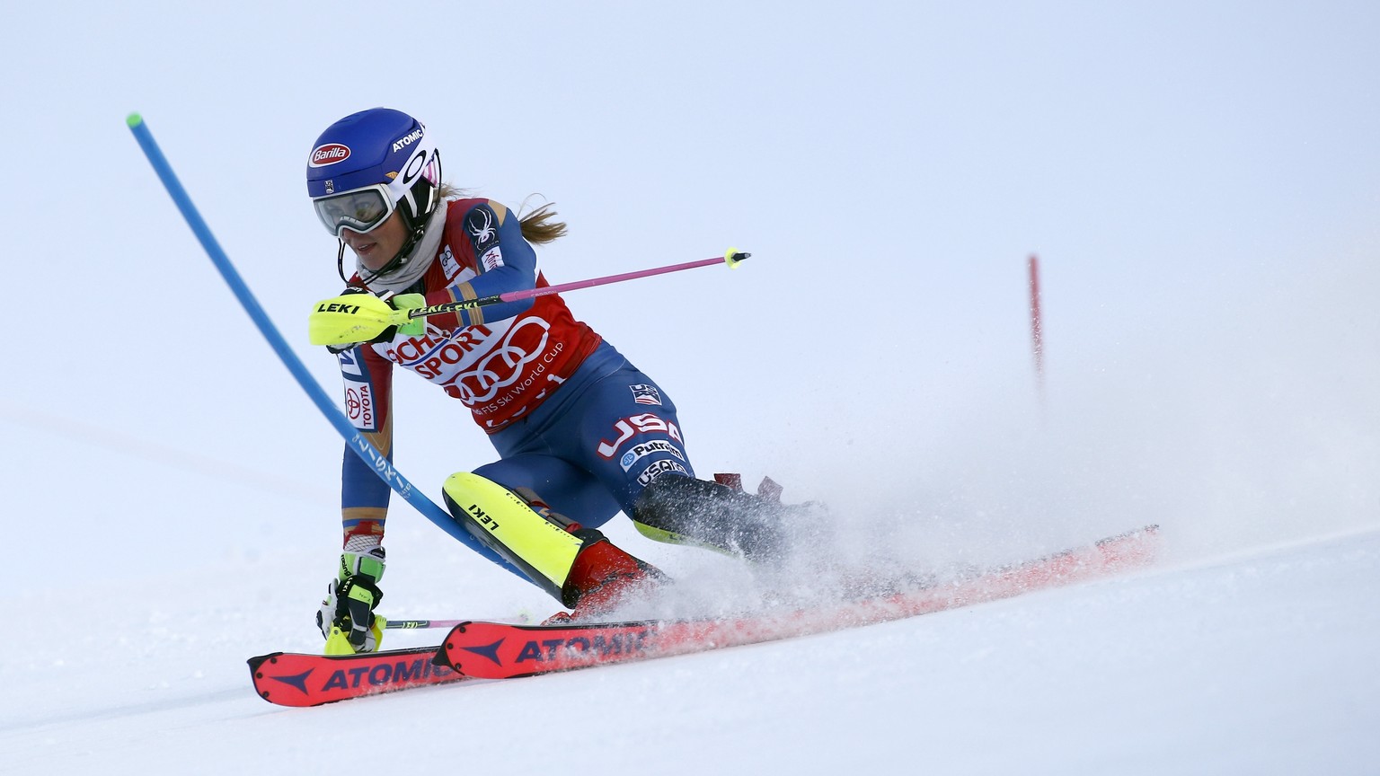 United States&#039; Mikaela Shiffrin speeds down the course during an alpine ski, women&#039;s World Cup slalom in Levi, Finland, Saturday, Nov. 11, 2017. (AP Photo/Giovanni Auletta)