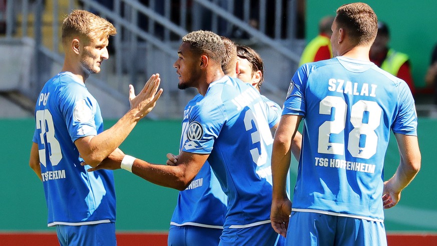 epa06956043 Hoffenheim&#039;s Joelinton (C) celebrates with his teammates after scoring the 1-0 lead during the German DFB Cup first round soccer match between FC Kaiserslautern and TSG 1899 Hoffenhei ...