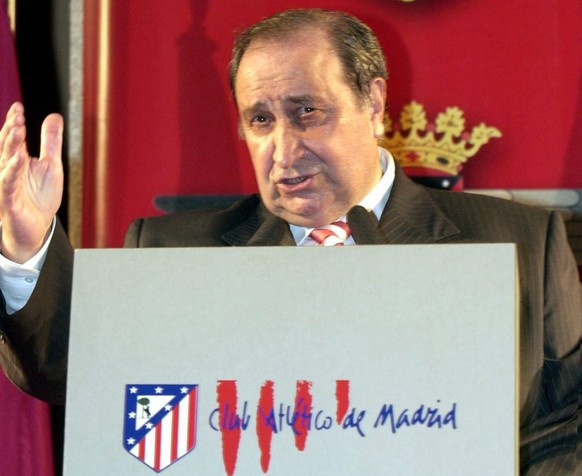 Jesús Gil y Gil bei seiner Abdankung als Atlético-Präsident. Sein Statement: «Es gibt so viele Dilettanten, die mich kritisiert haben. Das muss ich mir nicht mehr antun.»