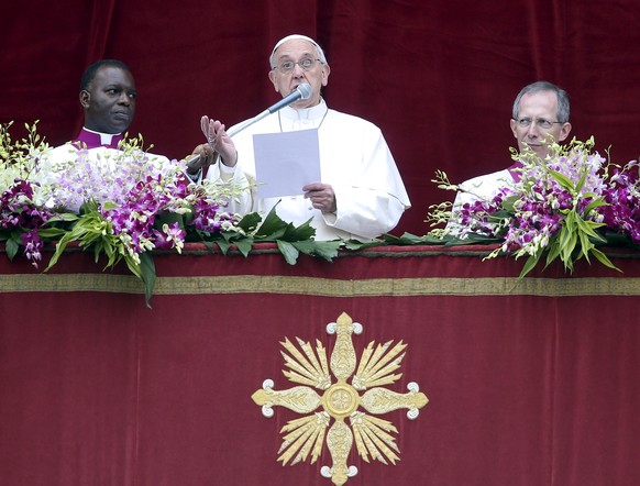 «Urbi et Orbi»: Papst Franziskus liest den Ostersegen von der Loggia des Petersdoms in Rom.