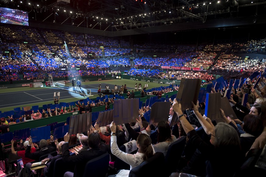 General view of the Hallenstadion in Zurich, Switzerland, during the Tennis exhibition &quot;Match for Africa 2&quot; between Switzerland&#039;s Roger Federer against his compatriot Stanislas Wawrinka ...