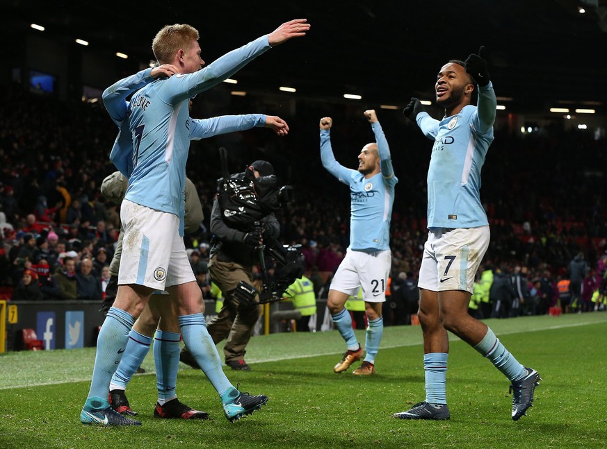 epa06381905 Manchester City&#039;s players celebrate after the English premier league soccer match between Manchester united and Manchester City at Old Trafford Stadium in Manchester, Britain, 10 Dece ...