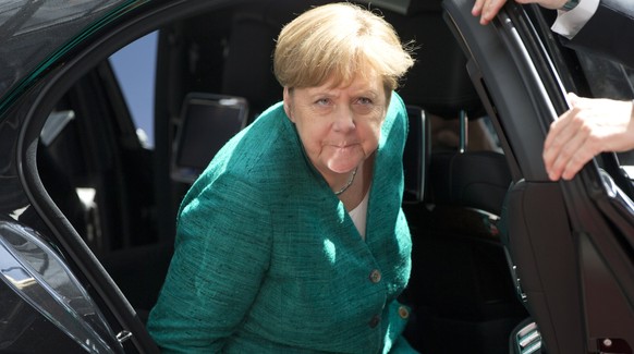 epa06847277 German Chancellor Angela Merkel arrives for an European Council summit in Brussels, Belgium, 28 June 2018. EU countries&#039; leaders meet on 28 and 29 June for a summit to discuss migrati ...