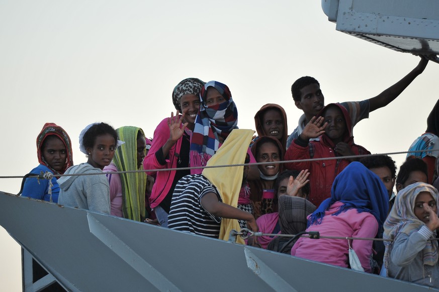 Flüchtlinge im Hafen von Augusta auf Sizilien. (Archivbild)